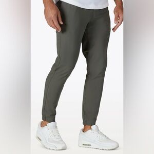 Cuts AO Joggers